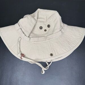 Bucket hat size: M-L